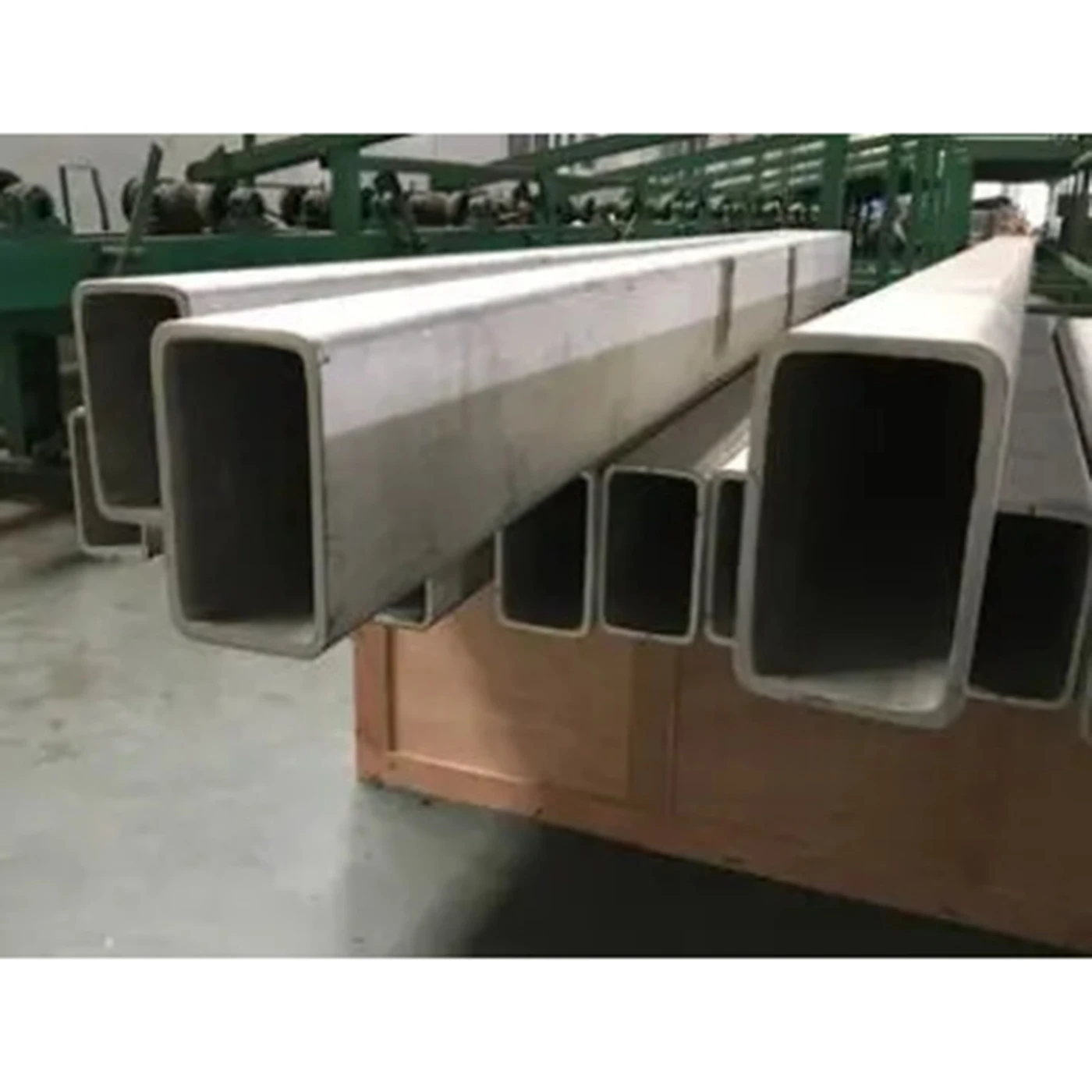 316 Rectangular Stainless Steel Pipes Manufacturers, Suppliers, Distributors, Stockist in Mumbai