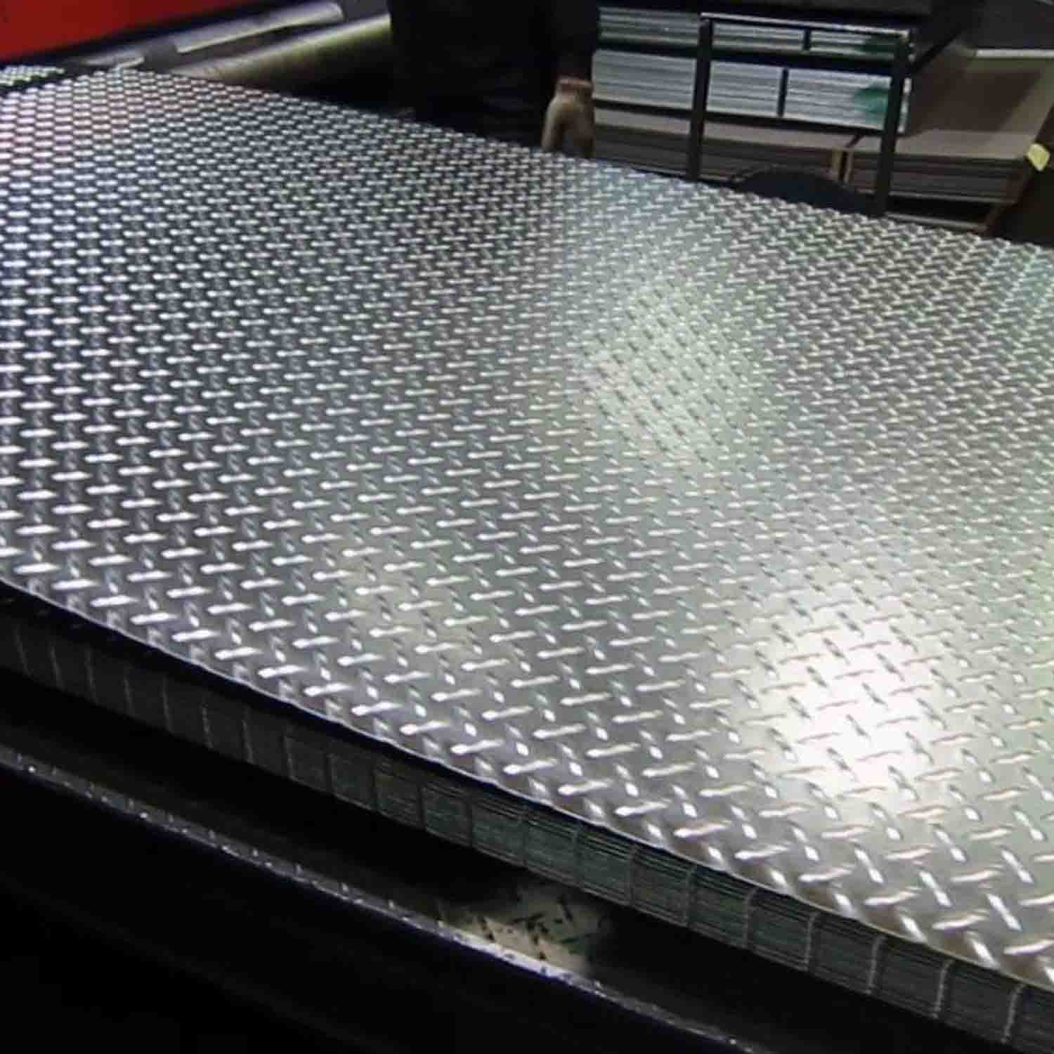 Stainless Steel 409M Chequered Plate Manufacturers, Suppliers, Importers, Dealers in Mumbai India